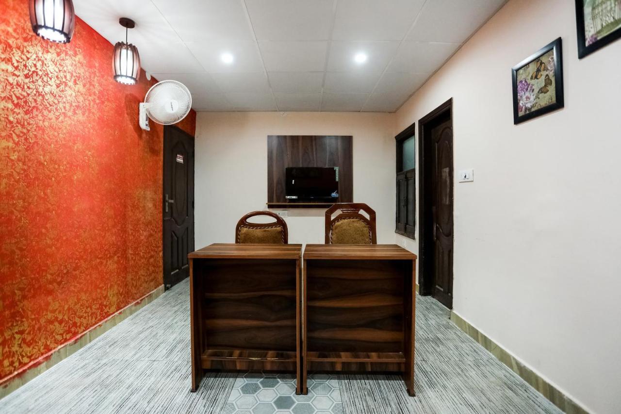Oyo 72993 Hotel The Gold Faridabad Zewnętrze zdjęcie